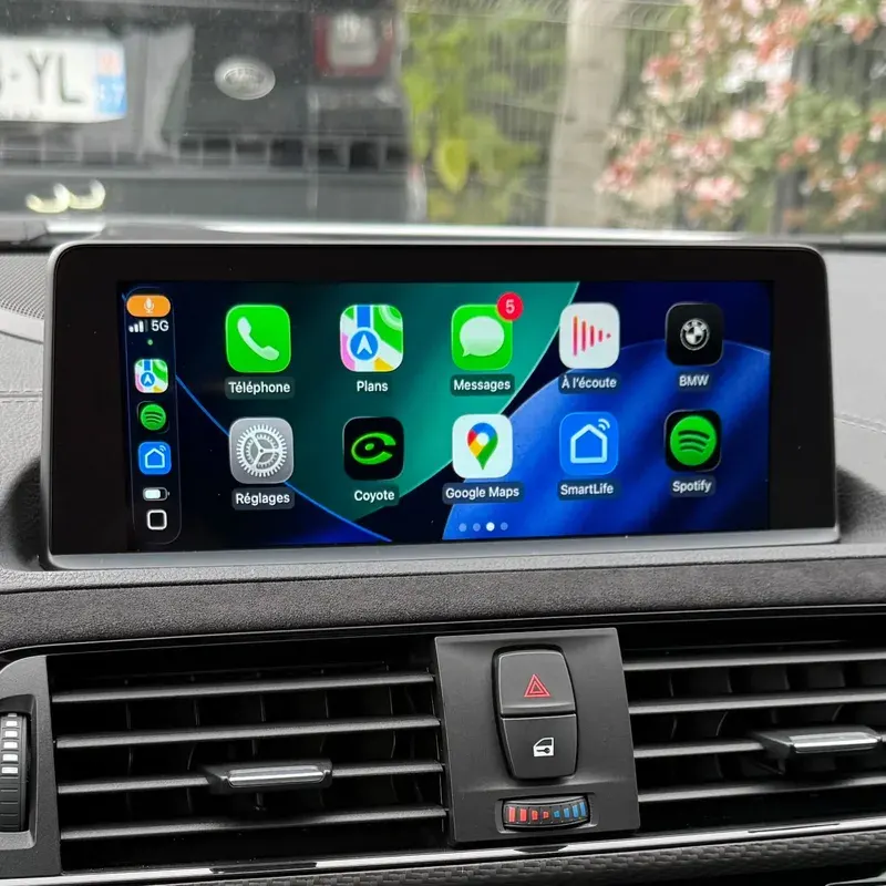 BMW M3 F80 avec Apple CarPlay sur l'écran d'origine